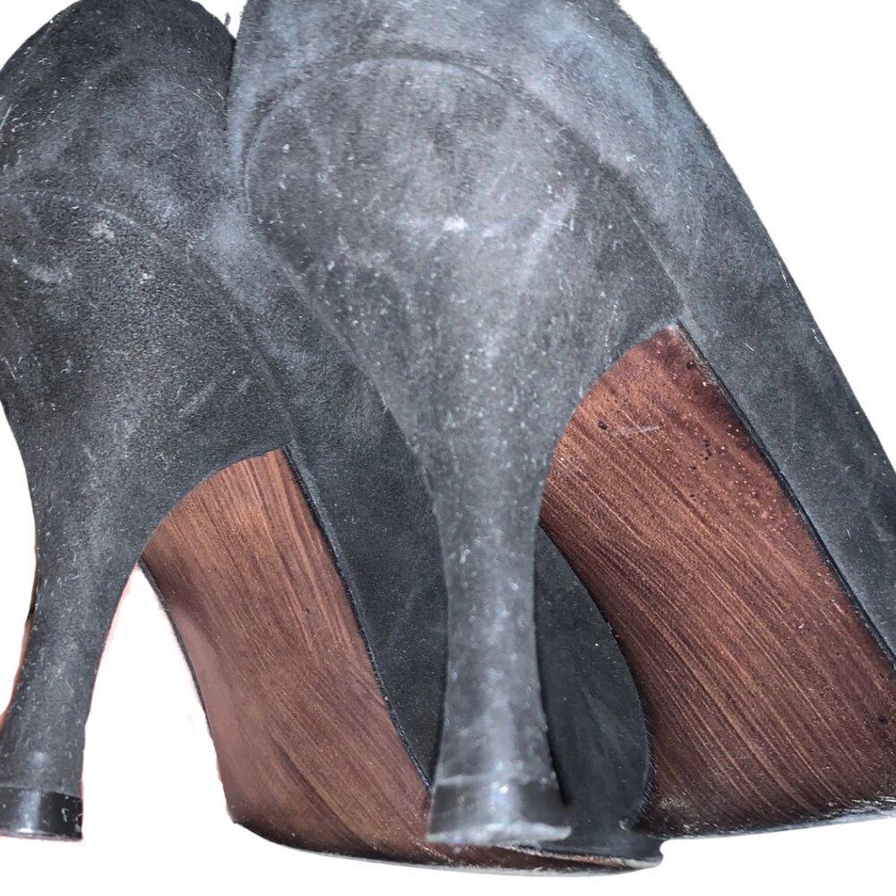 Stuart Weitzman Classic Black Suede Heels Pump w/ Fur Pom Pom Womens Size 10 - Picture 8 of 13